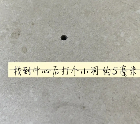 花都瓷砖空鼓维修公司专业解答在瓷砖铺贴过程中，如果砂料搅拌不均匀，将会带来以下问题